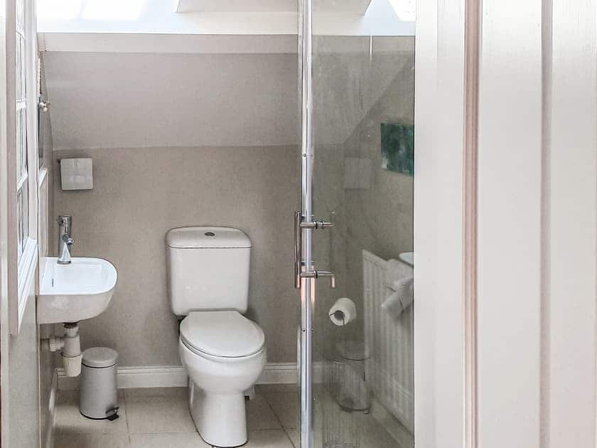 Top floor ensuite  | Harrison House, Low Pittington, near Durham
