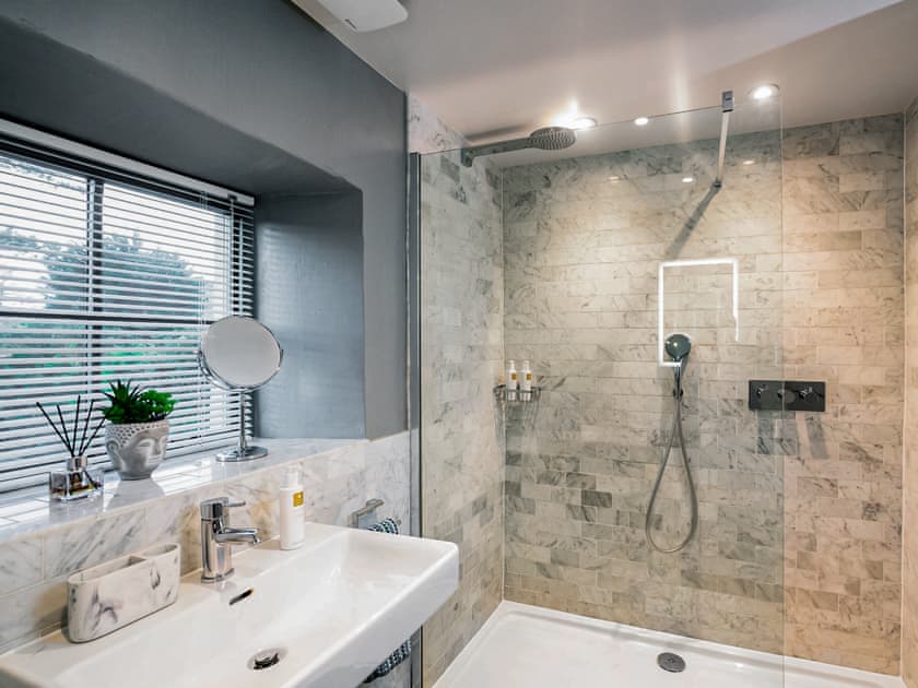Bathroom | Kirkfell Cottage, High Lorton