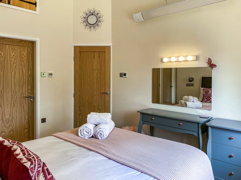 King bedroom  | Sun Valley-Tranquillity - Sun Valley, Stockton Brook, near Leek