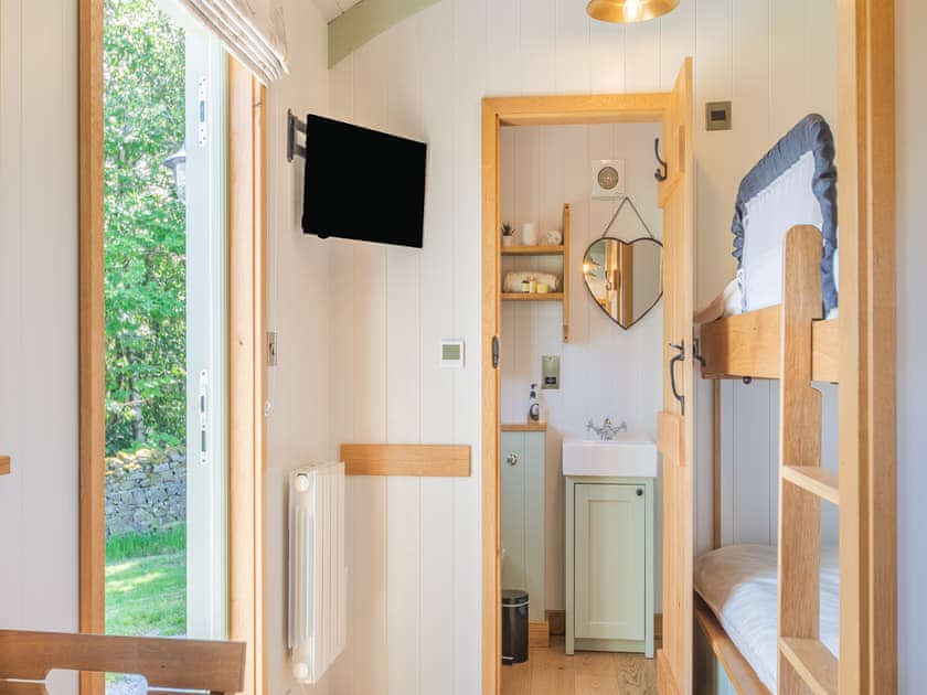 Shower room | The Wensleydale Hut - Hollow Hill Huts, Rathmell, near Settle
