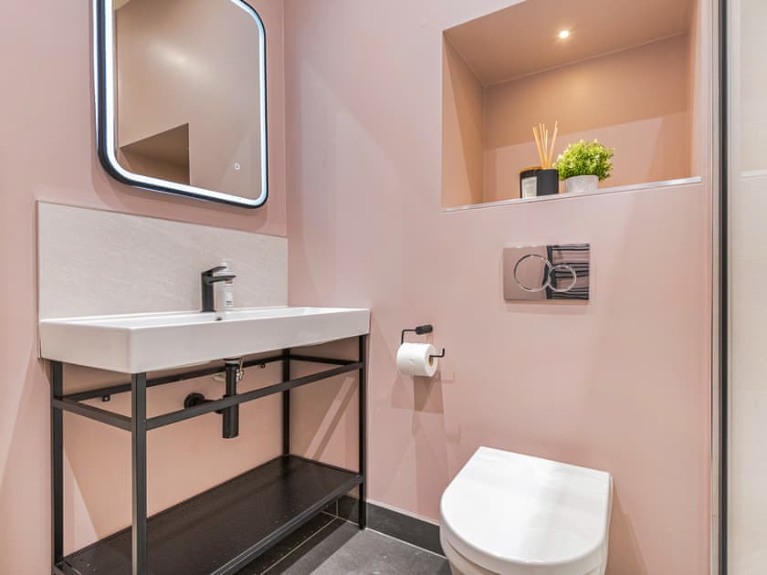Bathroom | Willow, Cowan Head
