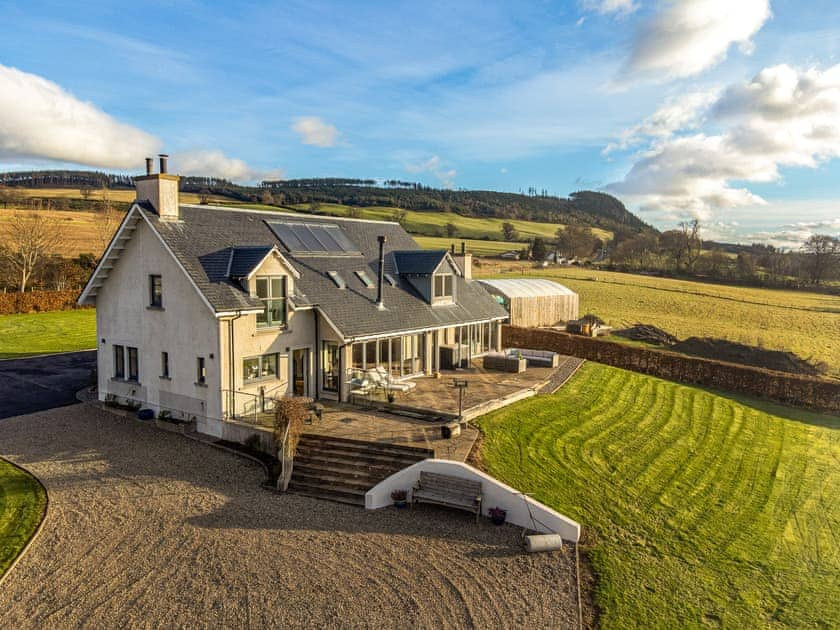 Moy Bridge Croft in Muir of Ord Cottages