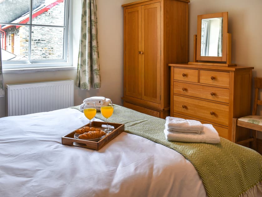 King size bedroom  | The Old Workshop, Keswick