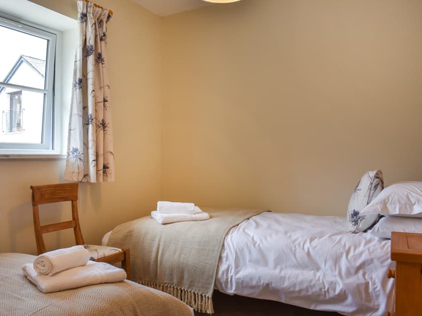 Twin bedroom | The Old Workshop, Keswick