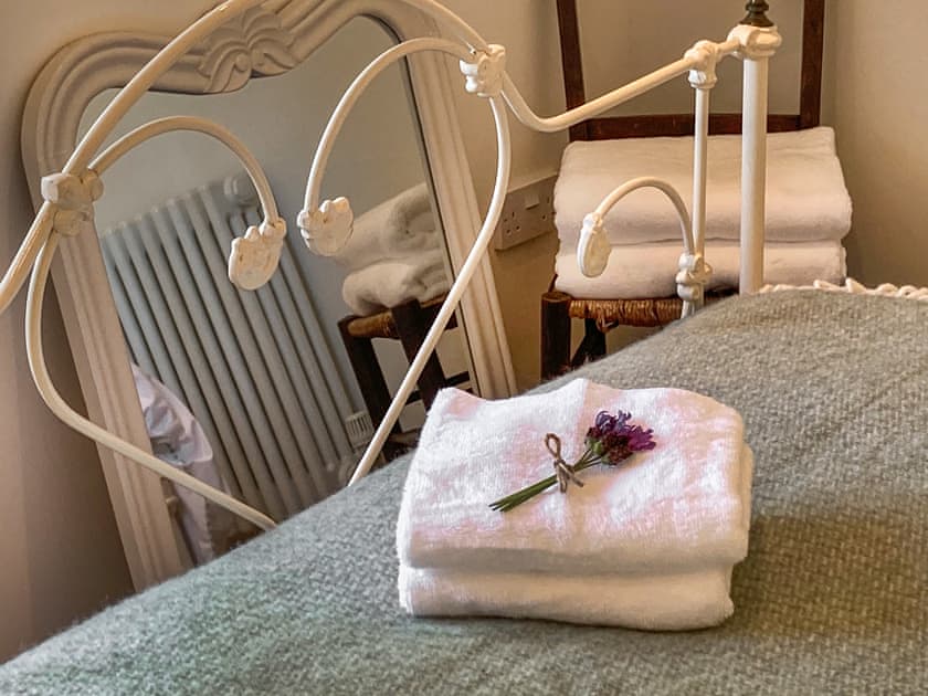 Double bedroom | Hope Cottage, Barsham, near Beccles