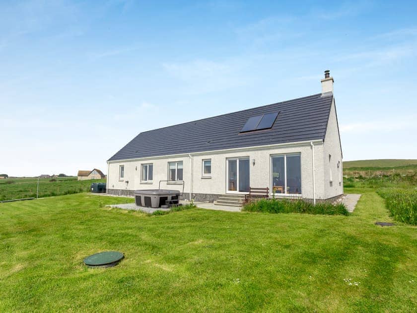 Exterior | Seashells, Skirza, Near Caithness