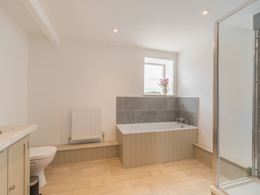 Bathroom | The Old Brewery - The Old Brewery Cottages, Pembroke