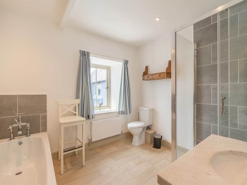Bathroom | The Old Brewery - The Old Brewery Cottages, Pembroke
