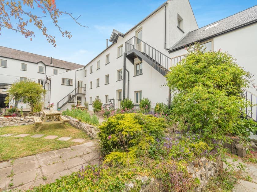 Garden | The Old Brewery - The Old Brewery Cottages, Pembroke