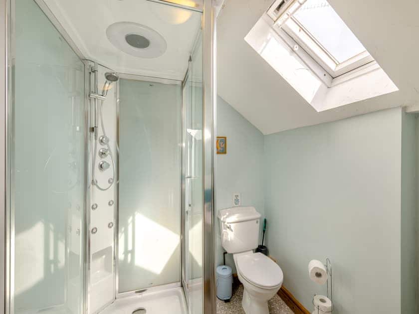 Shower room | Lavender Cottage - Pen y Bryn Farm and Holiday Cottages, Betws Yn Rhos
