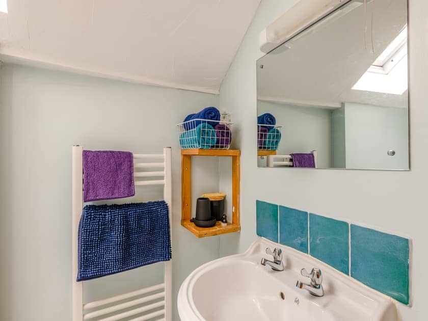 Shower room | Lavender Cottage - Pen y Bryn Farm and Holiday Cottages, Betws Yn Rhos