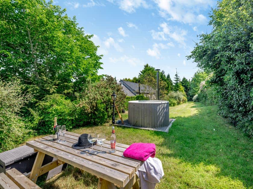 Cottages Hot tub and Sitting-out-area  | Lavender Cottage - Pen y Bryn Farm and Holiday Cottages, Betws Yn Rhos