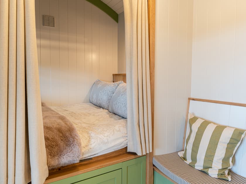 Double bedroom | Shepherds Hut at Northcombe Farm, Beaworthy