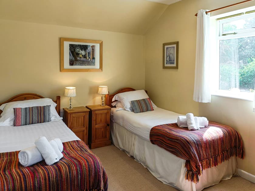 Twin bedroom | Lake View - Little Dunley Cottages, Bovey Tracey