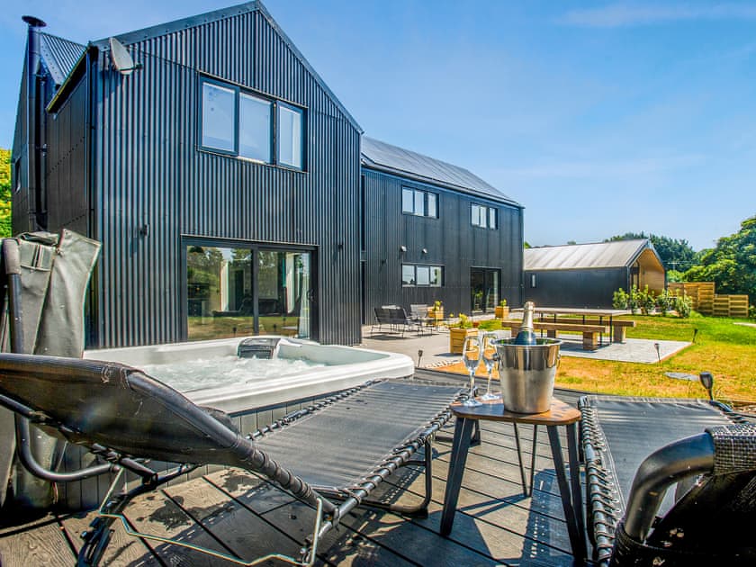 Hot tub | The Black Barn, Marldon, near Paignton