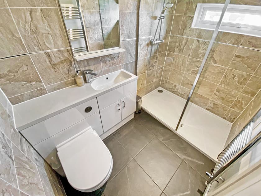 Bathroom | Dros Y Dwr, Porthmadog
