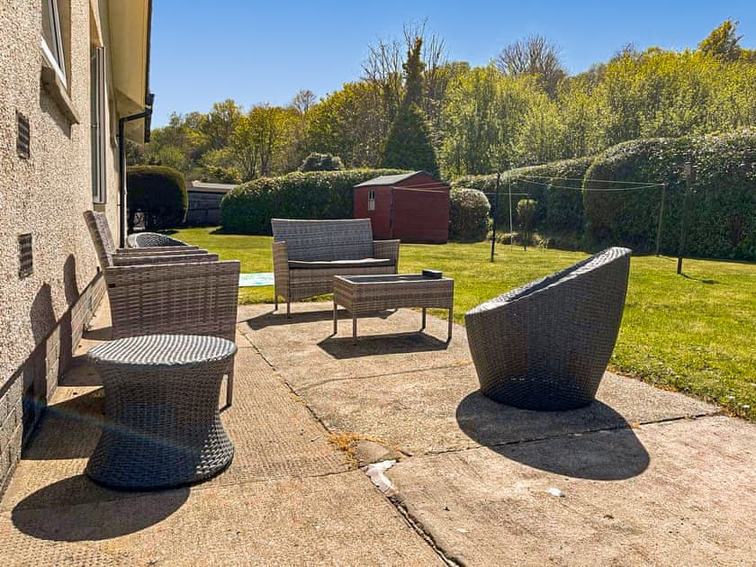 Sitting-out-area | Dykenamar, All Isle of Bute