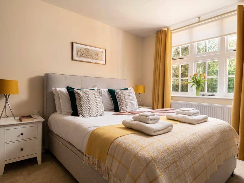Relaxing en-suite double bedroom | Middle Wing - Gresham Hall Estate, Gresham, near Sheringham