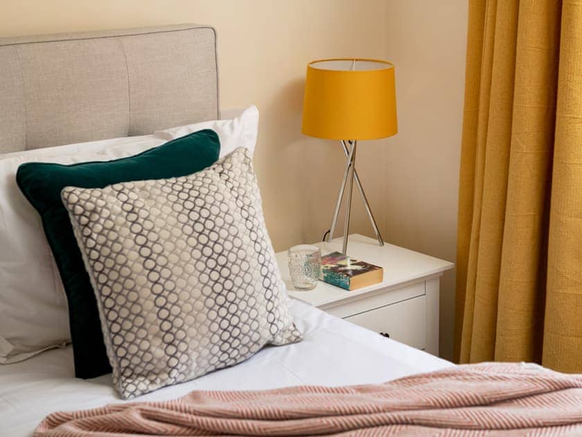 Peaceful en-suite double bedroom | Middle Wing - Gresham Hall Estate, Gresham, near Sheringham