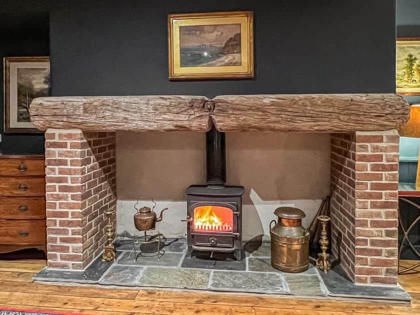 Sitting room | The Old Brewery - The Old Brewery Cottages, Pembroke
