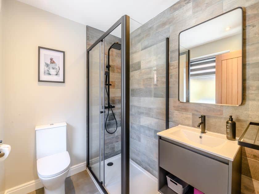 Shower room | The Roost - Fieldhouse Farm Cottages, Skirlaugh