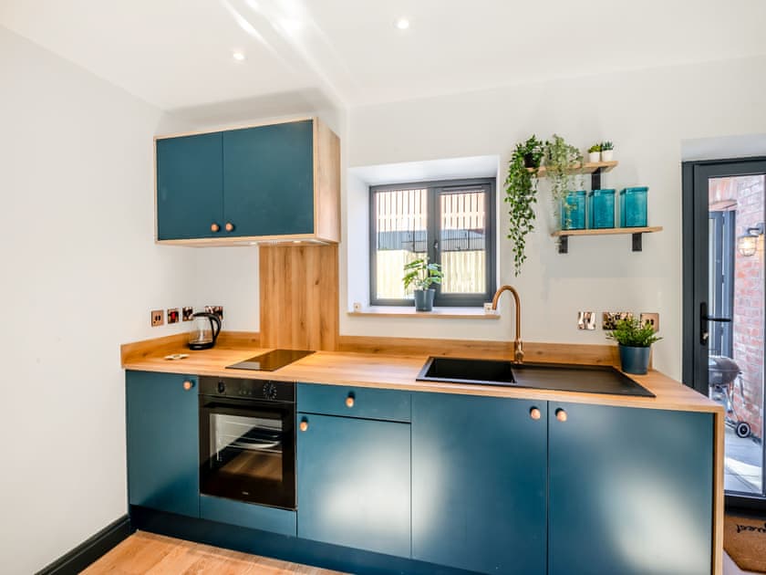 Kitchen area | The Hive - Fieldhouse Farm Cottages, Skirlaugh