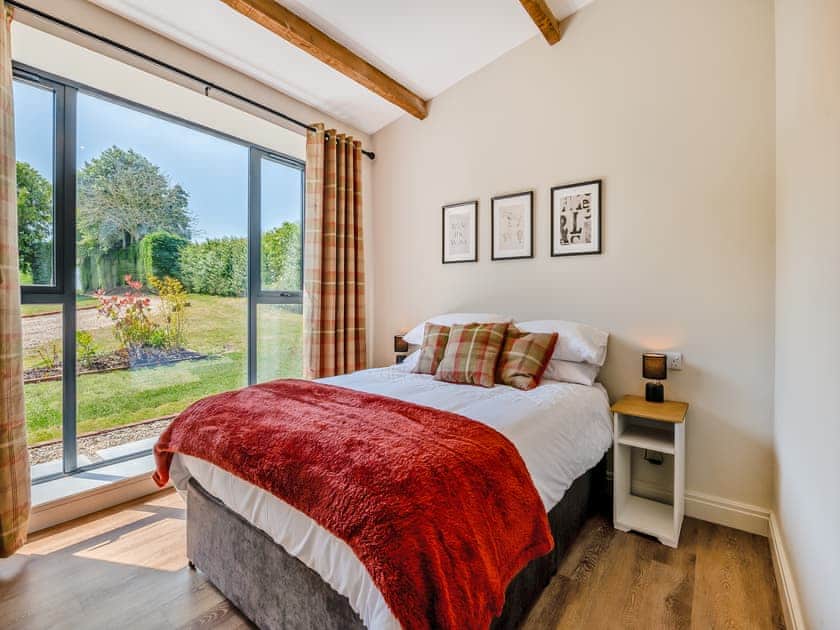 Double bedroom | The Warren - Fieldhouse Farm Cottages, Skirlaugh