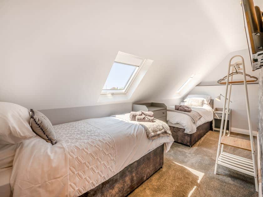 Twin bedroom | The Warren - Fieldhouse Farm Cottages, Skirlaugh