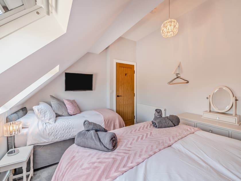 Bedroom | The Warren - Fieldhouse Farm Cottages, Skirlaugh