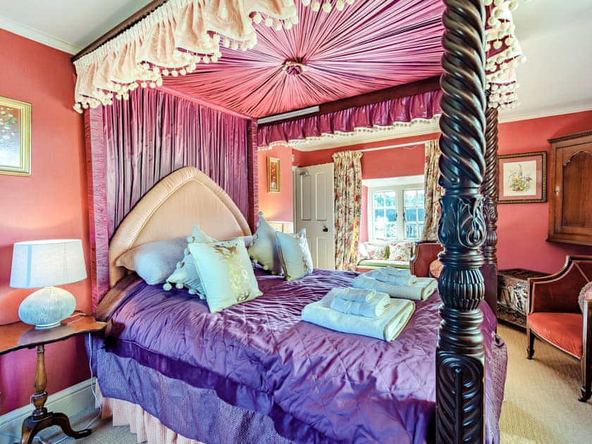 Four Poster bedroom | Croxton Park House, Croxton Kerrial, near Grantham