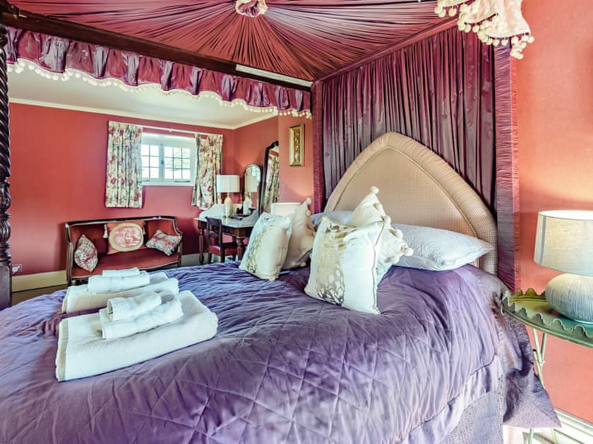Four Poster bedroom | Croxton Park House, Croxton Kerrial, near Grantham