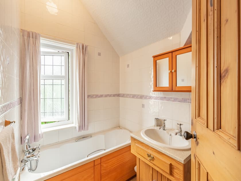 Bathroom | Elms Cottage, Morecambe