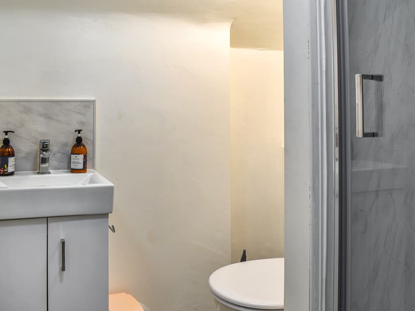 Bathroom | Teazles, Peel