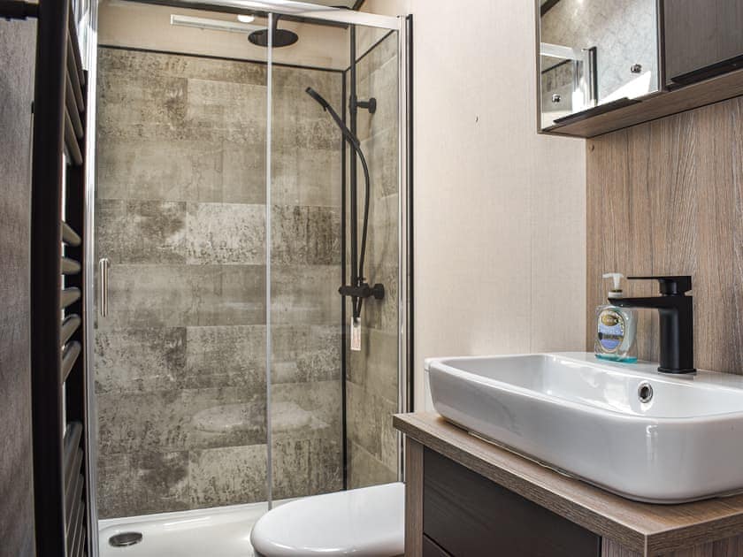 Shower room | Holywell Sunset, Newquay