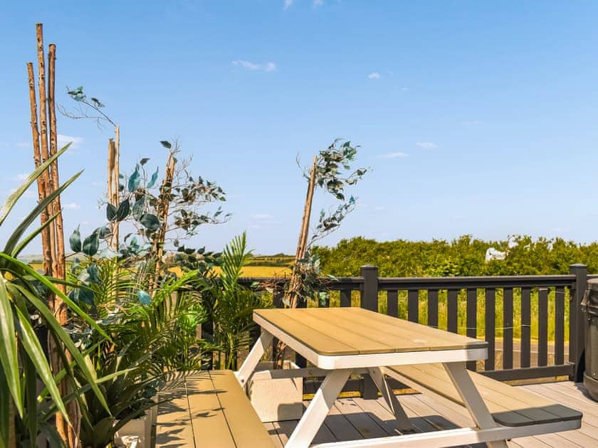 Sitting-out-area | Holywell Sunset, Newquay