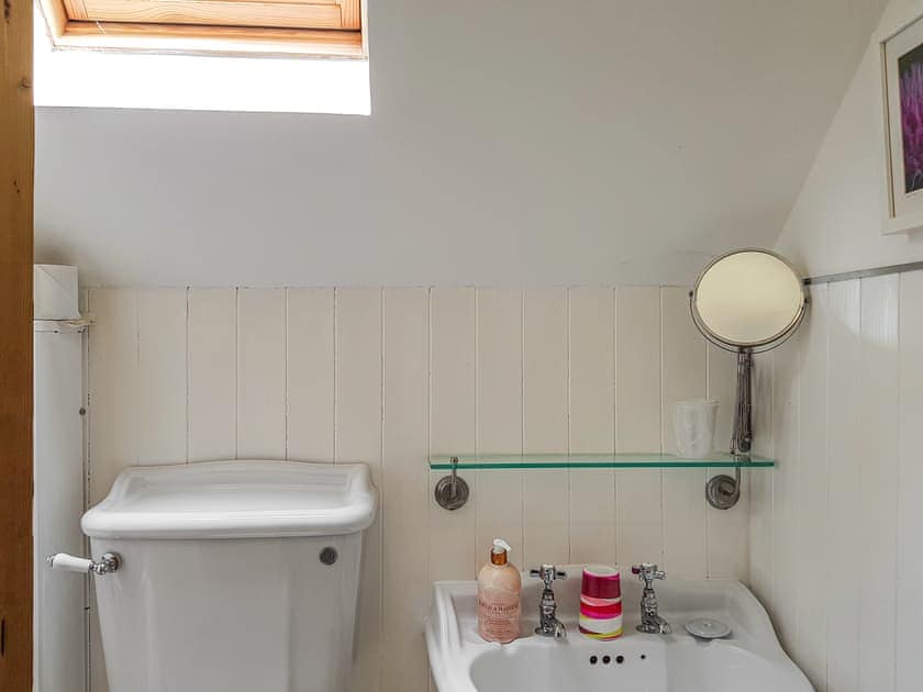 Shower room | Craigdarroch Cottage, St Fillans, near Crieff