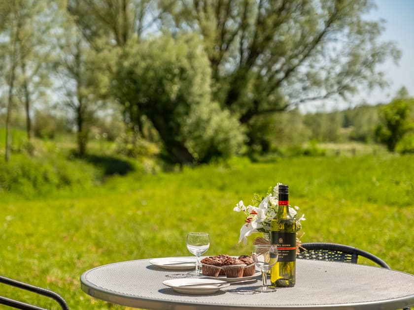 Sitting-out-area | The Pump House, Stoke-by-Nayland