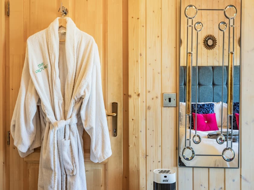 Double bedroom | Jasmine Lodge - The Orchard Luxury Lodges, Hadleigh