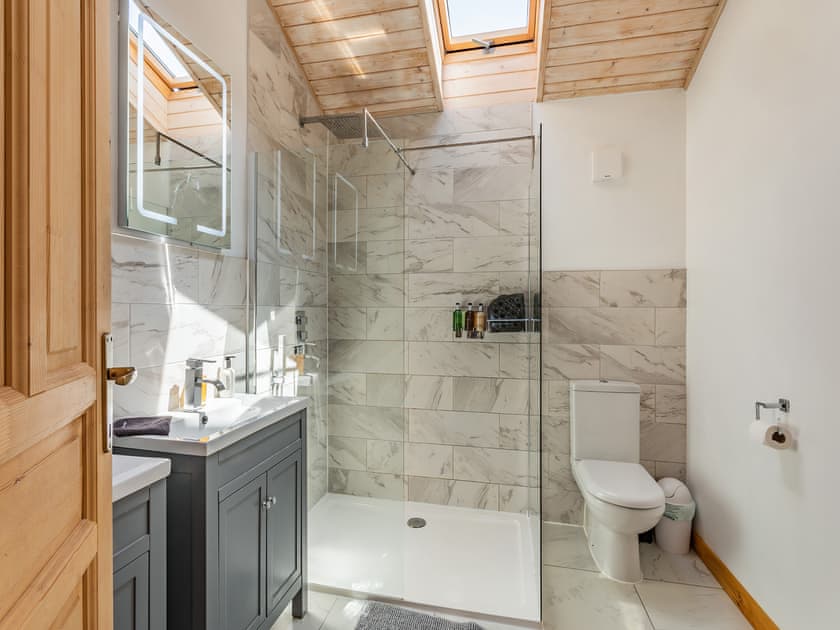 En-suite | Jasmine Lodge - The Orchard Luxury Lodges, Hadleigh