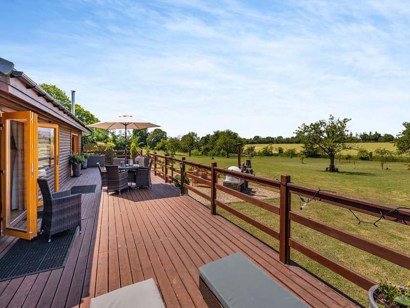 Sitting-out-area | Jasmine Lodge - The Orchard Luxury Lodges, Hadleigh