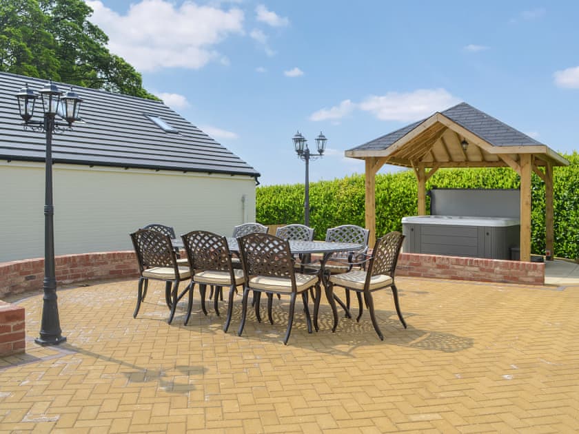 Sitting-out-area | Wold Retreat - Wold Cottage, Nafferton, near Bridlington