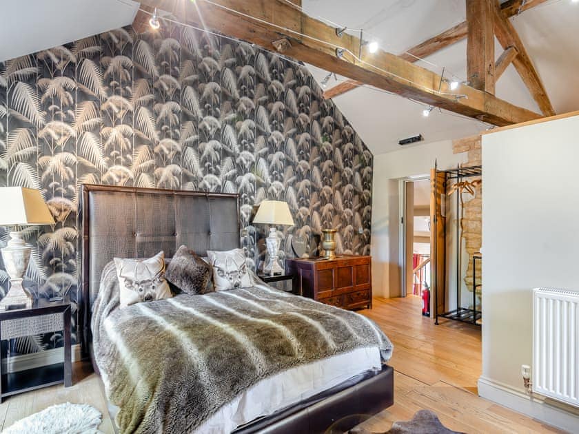 Double bedroom | Croxton Lodge & Curlews Nest, Croxton Kerrial, Near Grantham