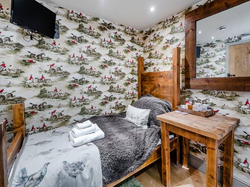 Single bedroom | Croxton Lodge & Curlews Nest, Croxton Kerrial, Near Grantham