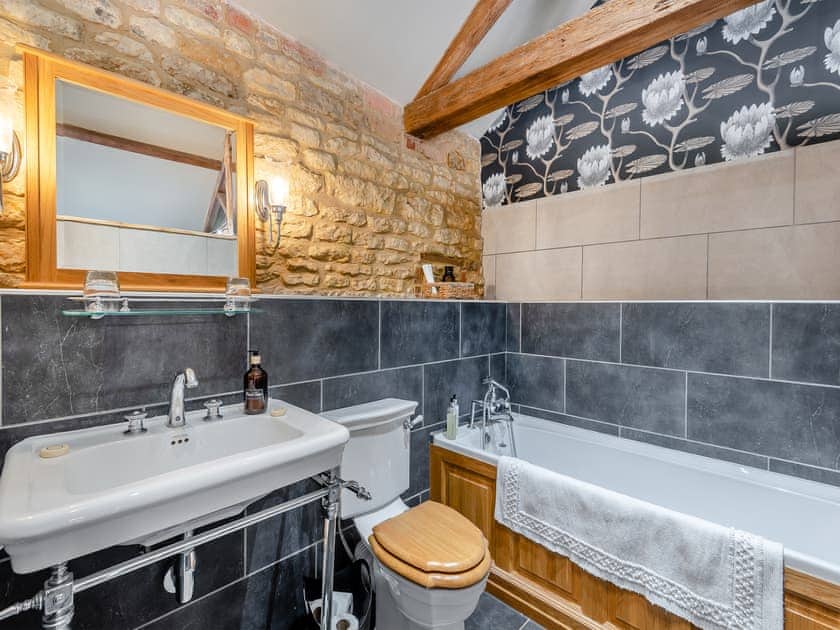 Bathroom | Croxton Lodge & Curlews Nest, Croxton Kerrial, Near Grantham