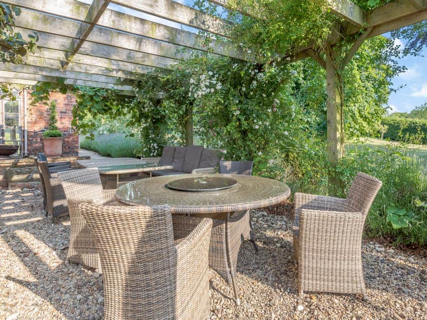Sitting-out-area | Croxton Lodge & Curlews Nest, Croxton Kerrial, Near Grantham
