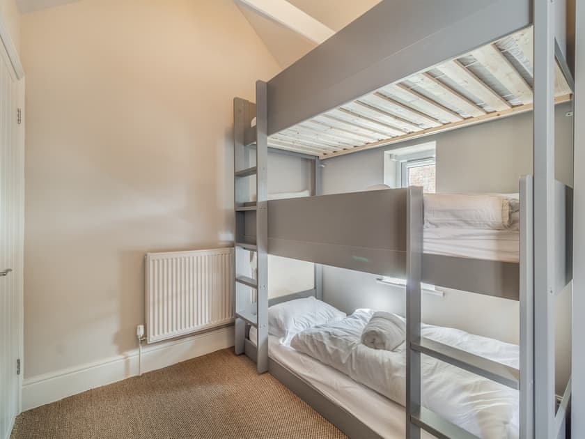 Bunk bedroom | The Old Chequers, South Creake