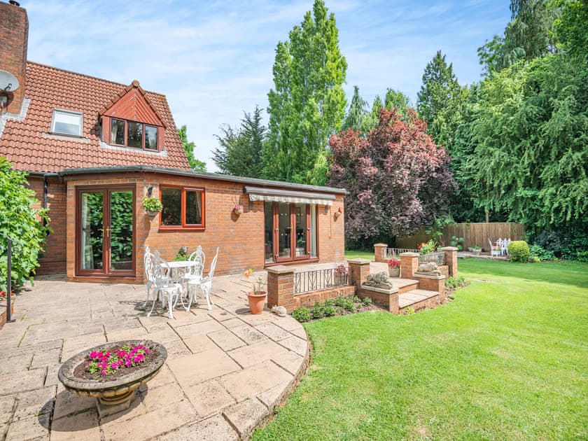 Exterior | Woodlands, Newent
