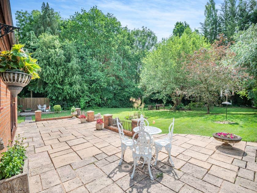 Sitting-out-area | Woodlands, Newent