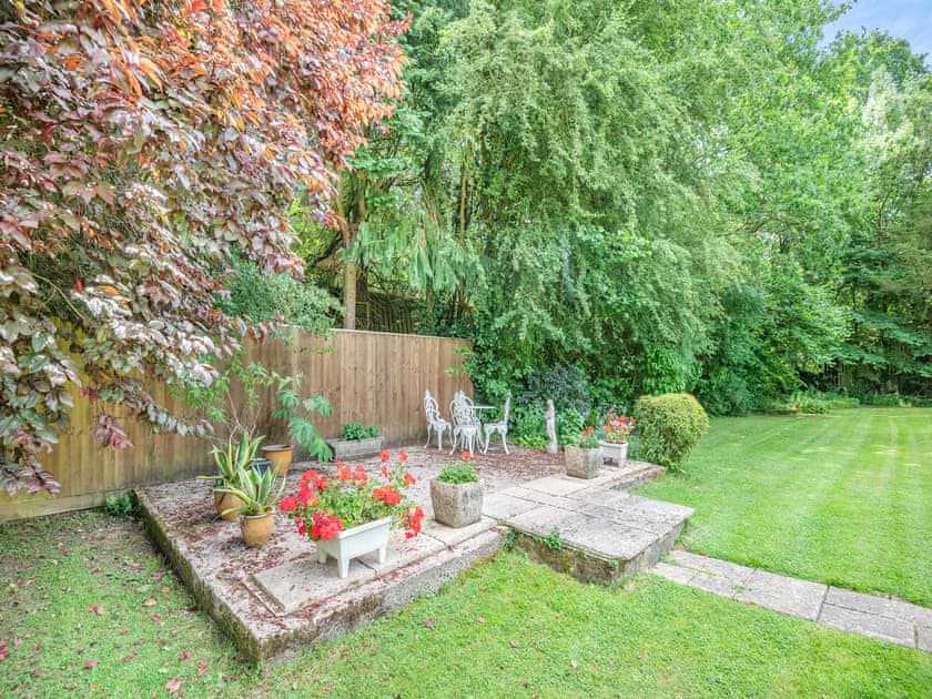 Sitting-out-area | Woodlands, Newent