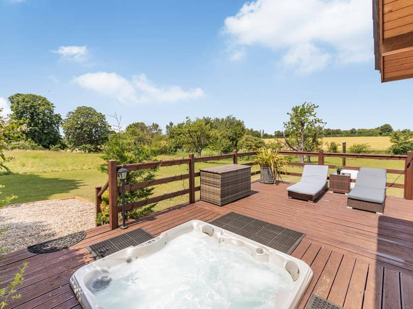 Hot tub | Bramble Lodge - The Orchard Luxury Lodges, Hadleigh